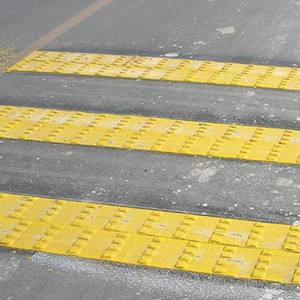 振蕩標(biāo)線(xiàn)施工